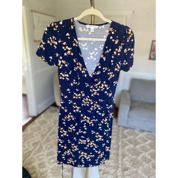 PopSugar Floral Wrap Dress Knee Length Feminine Wedding Nursing Friendly Event - Picture 2 of 9
